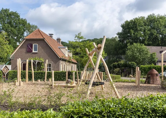 Сasa de vacaciones In Meeussen With Private Garden