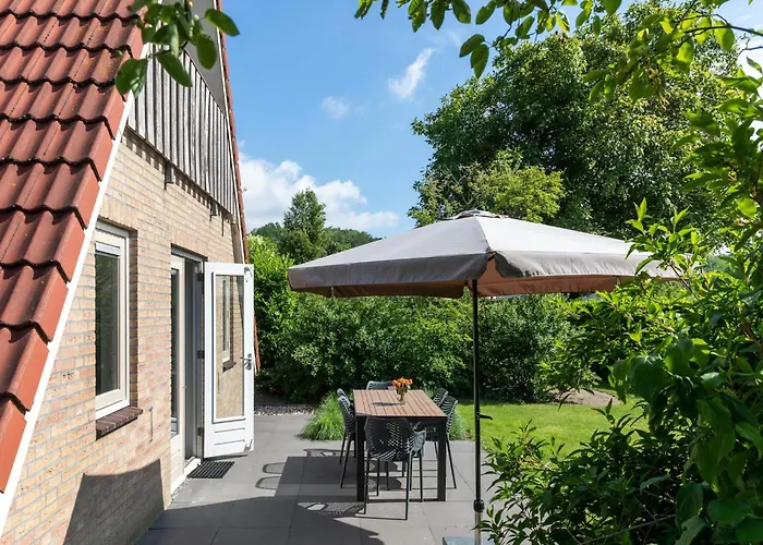 別荘 In Meeussen With Private Garden *