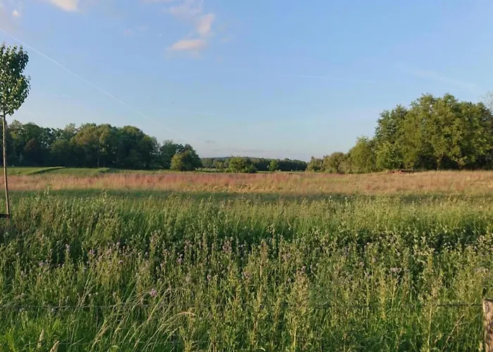 別荘 In Meeussen With Private Garden *